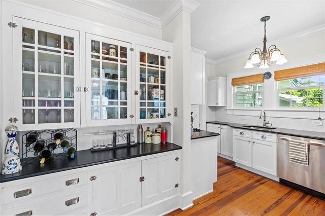 205 12TH AVENUE N, St Petersburg, FL 33701