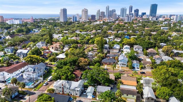 205 12TH AVENUE N, St Petersburg, FL 33701