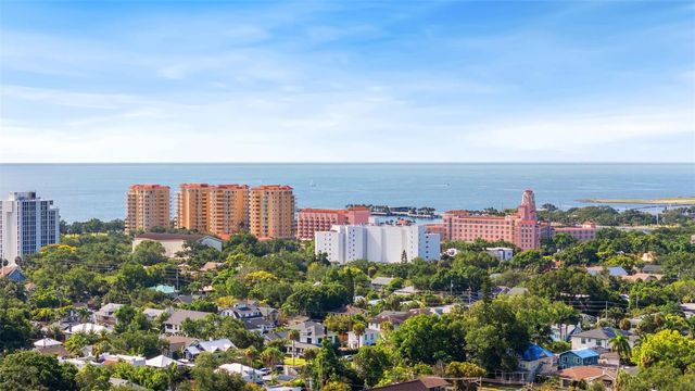 205 12TH AVENUE N, St Petersburg, FL 33701