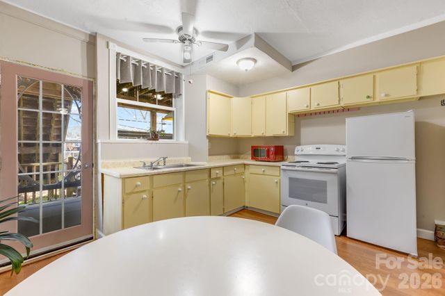 174 Dorchester Avenue, Asheville, NC 28806