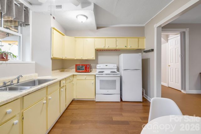 174 Dorchester Avenue, Asheville, NC 28806