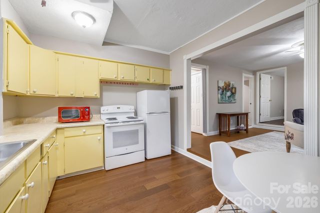 174 Dorchester Avenue, Asheville, NC 28806