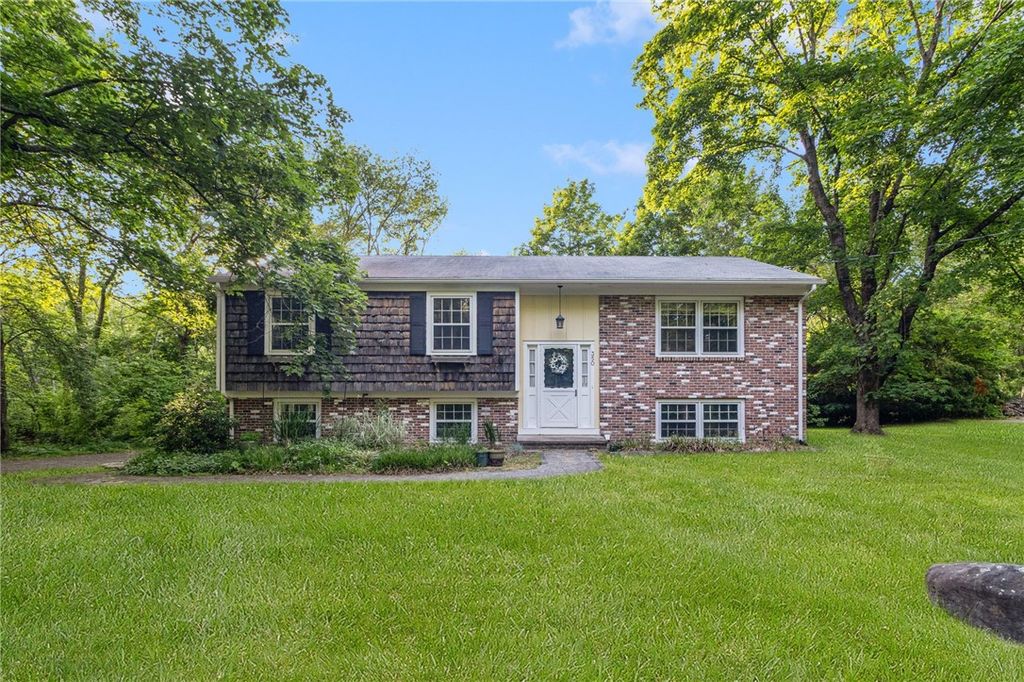 350 Essex Road, North Kingstown, RI 02852