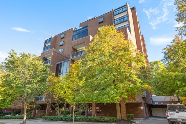 1265 Beacon St 505, Brookline, MA 02446