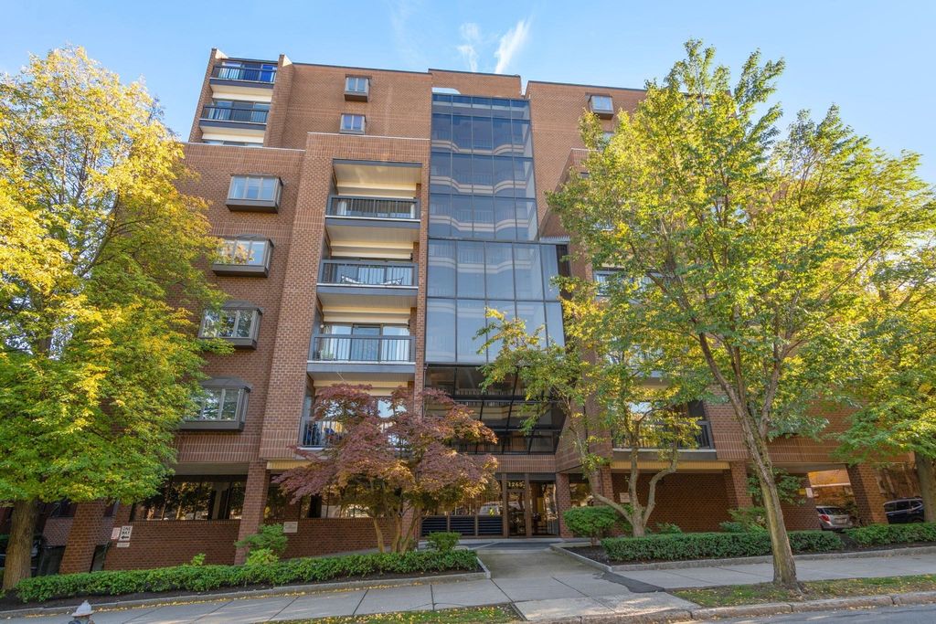 1265 Beacon St 505, Brookline, MA 02446