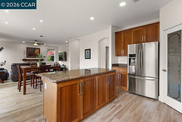240 Explorer Way, Martinez, CA 94553