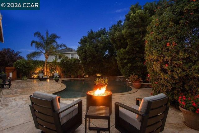 240 Explorer Way, Martinez, CA 94553