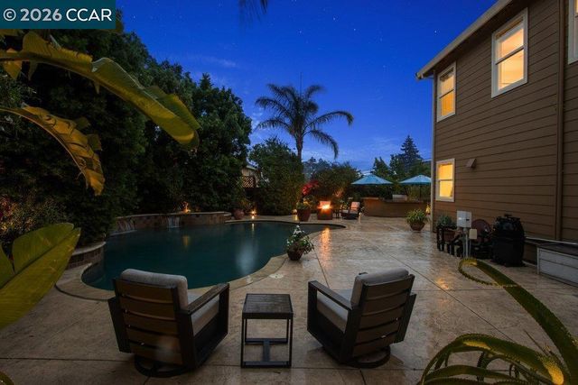 240 Explorer Way, Martinez, CA 94553