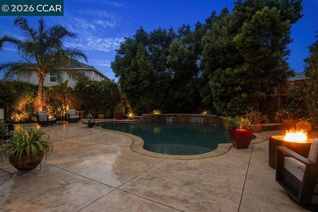 240 Explorer Way, Martinez, CA 94553