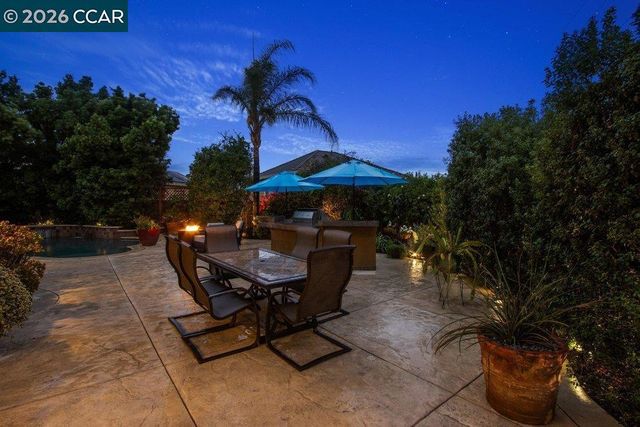 240 Explorer Way, Martinez, CA 94553
