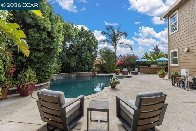 240 Explorer Way, Martinez, CA 94553