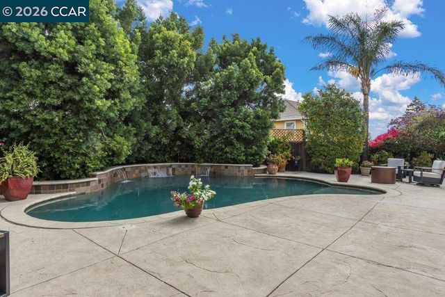 240 Explorer Way, Martinez, CA 94553