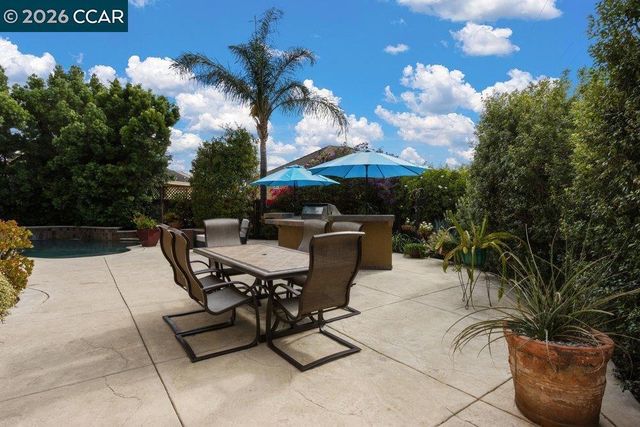 240 Explorer Way, Martinez, CA 94553