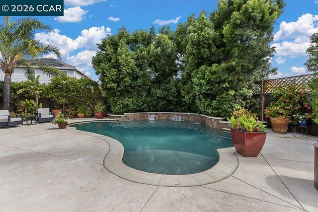 240 Explorer Way, Martinez, CA 94553
