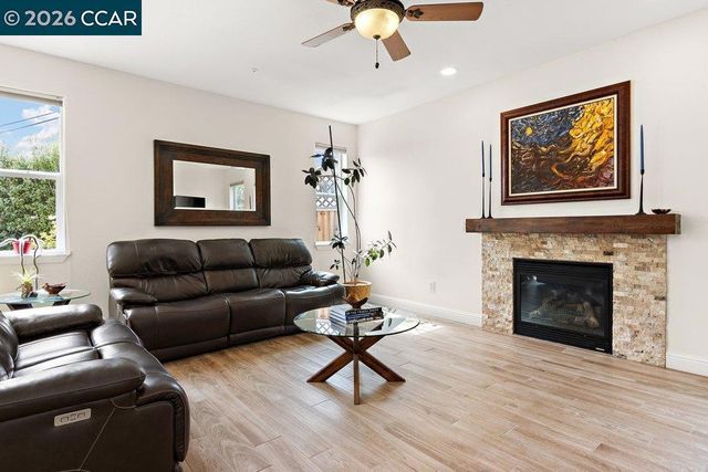 240 Explorer Way, Martinez, CA 94553