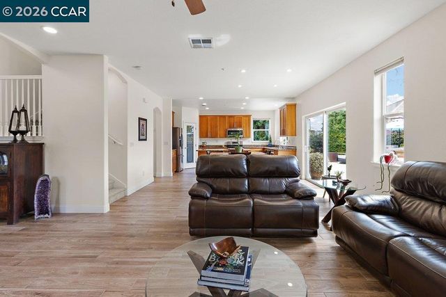 240 Explorer Way, Martinez, CA 94553