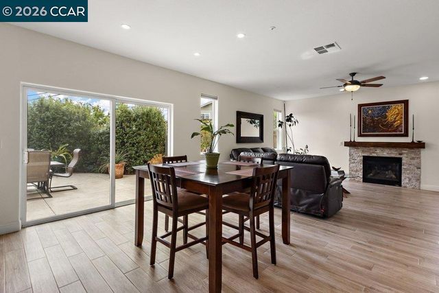240 Explorer Way, Martinez, CA 94553