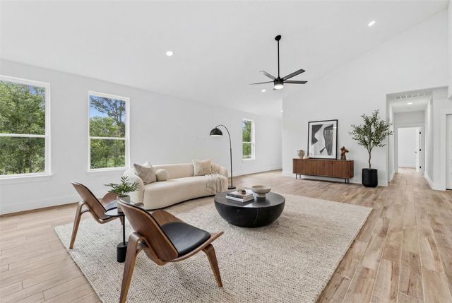 113 Mokulua LN, Bastrop, TX 78602