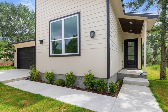 113 Mokulua LN, Bastrop, TX 78602