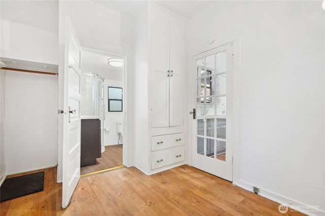 206 12th Avenue E, Seattle, WA 98102