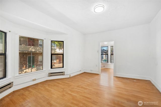 206 12th Avenue E, Seattle, WA 98102
