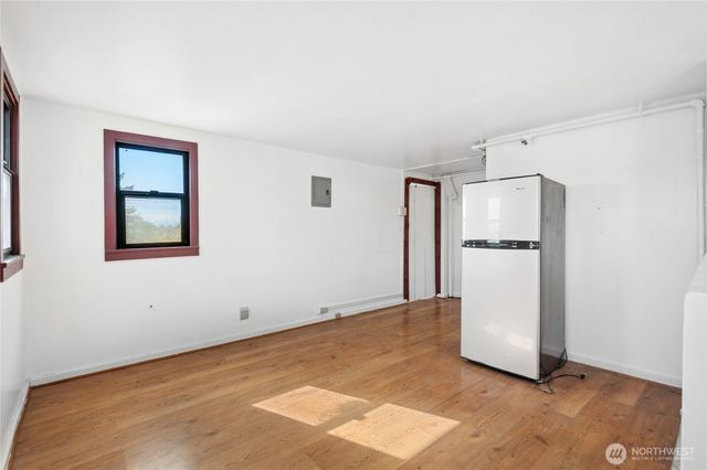 206 12th Avenue E, Seattle, WA 98102