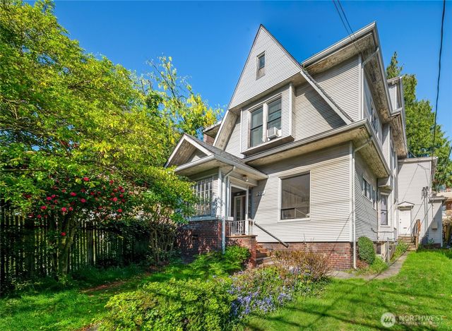 206 12th Avenue E, Seattle, WA 98102