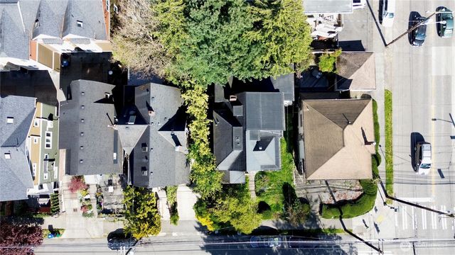 206 12th Avenue E, Seattle, WA 98102