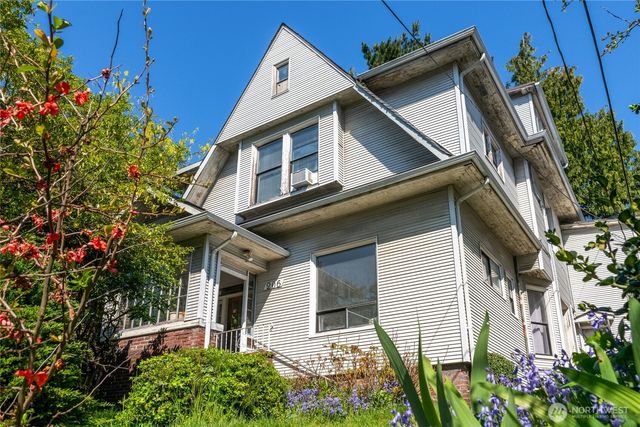 206 12th Avenue E, Seattle, WA 98102