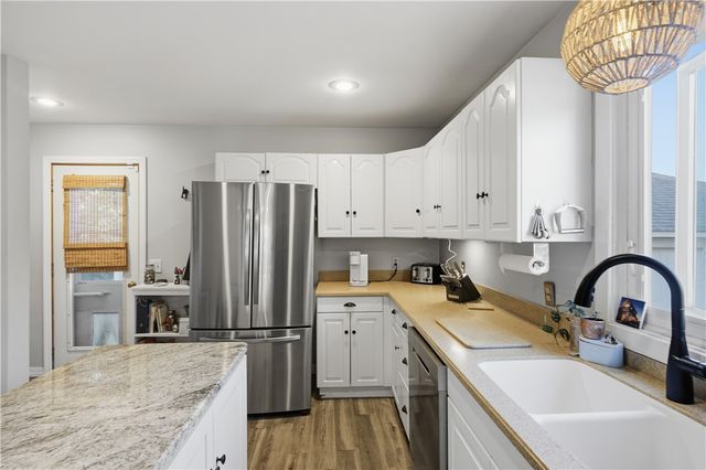 26 Sunset Drive, Barrington, RI 02806