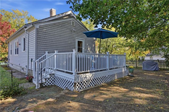 26 Sunset Drive, Barrington, RI 02806