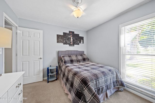 1220 Nightingale Ln, Goshen, KY 40026