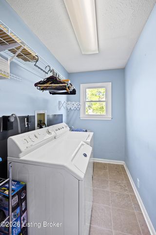 1220 Nightingale Ln, Goshen, KY 40026
