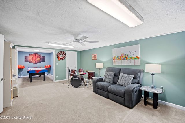 1220 Nightingale Ln, Goshen, KY 40026