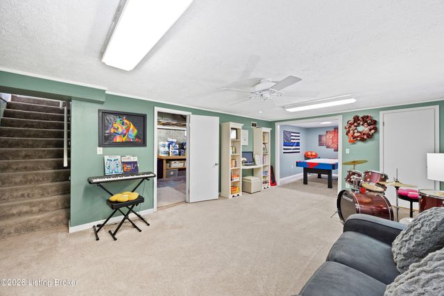1220 Nightingale Ln, Goshen, KY 40026
