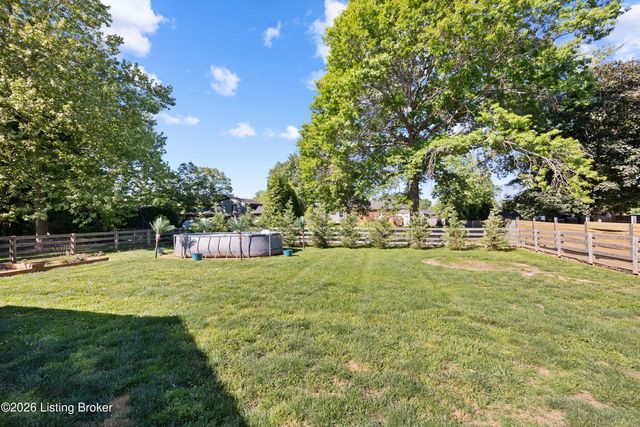 1220 Nightingale Ln, Goshen, KY 40026