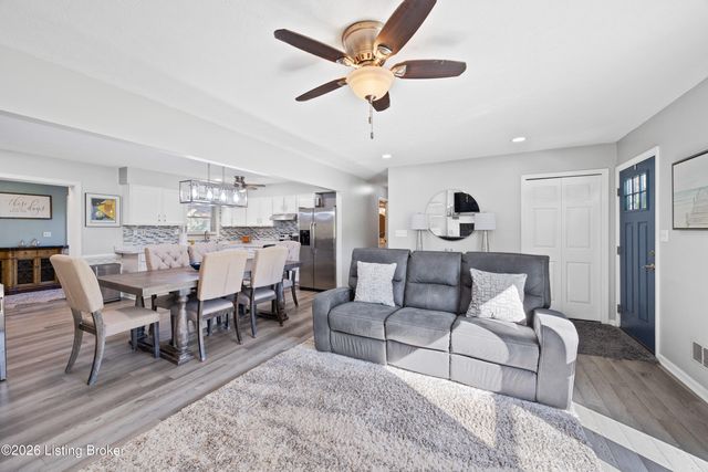 1220 Nightingale Ln, Goshen, KY 40026