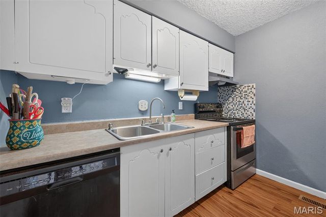 2664 Falcons Way 56, St Charles, MO 63303