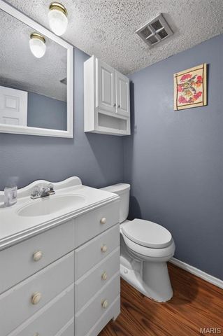 2664 Falcons Way 56, St Charles, MO 63303