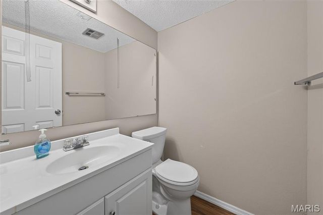 2664 Falcons Way 56, St Charles, MO 63303