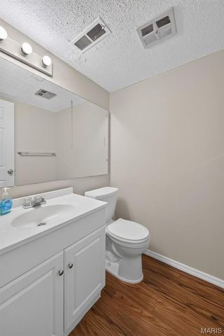 2664 Falcons Way 56, St Charles, MO 63303