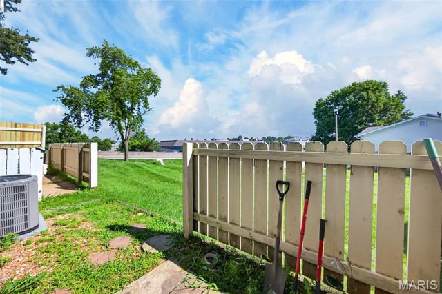 2664 Falcons Way 56, St Charles, MO 63303