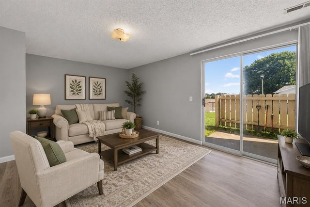 2664 Falcons Way 56, St Charles, MO 63303