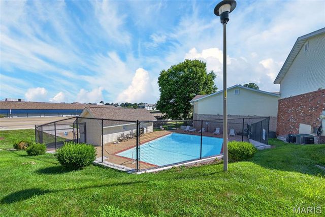 2664 Falcons Way 56, St Charles, MO 63303