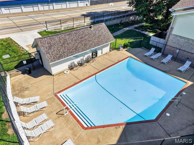 2664 Falcons Way 56, St Charles, MO 63303