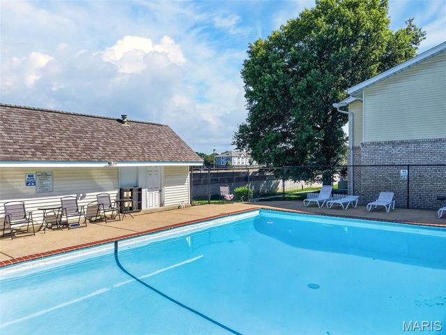 2664 Falcons Way 56, St Charles, MO 63303