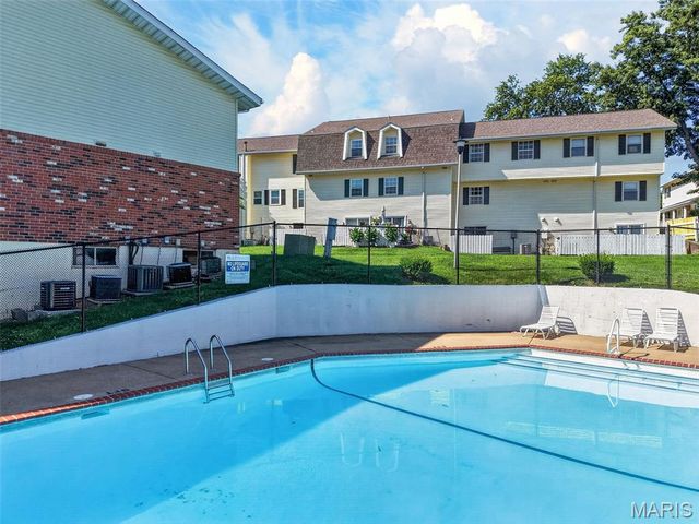 2664 Falcons Way 56, St Charles, MO 63303