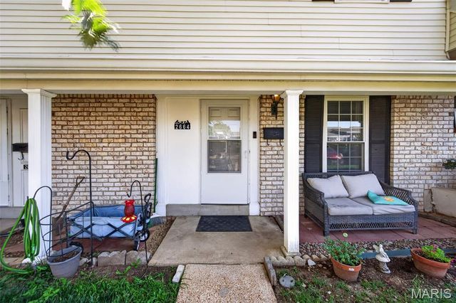 2664 Falcons Way 56, St Charles, MO 63303