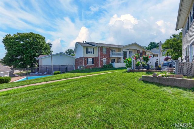 2664 Falcons Way 56, St Charles, MO 63303