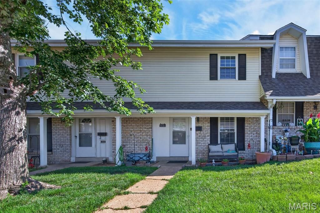 2664 Falcons Way 56, St Charles, MO 63303